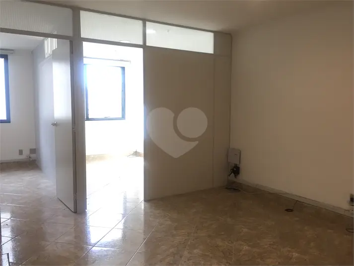 Salas à venda ou para alugar em Alto de Pinheiros – SP