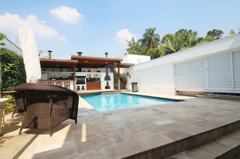 Casa com 4 quartos à venda em Alto de Pinheiros – SP