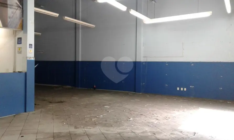 Prédio inteiro à venda ou para alugar em Pari – SP