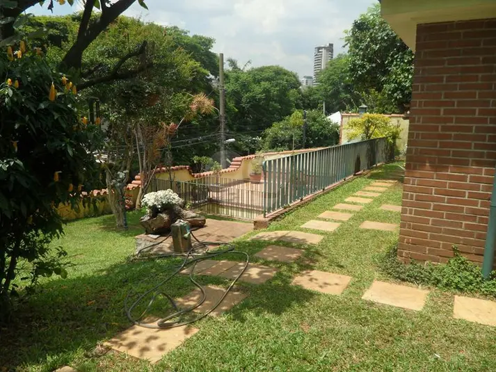 Casa com 4 quartos à venda em Pacaembú – SP