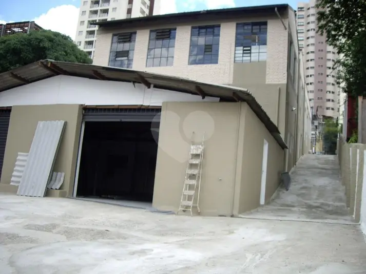 Prédio inteiro à venda em Santana – SP