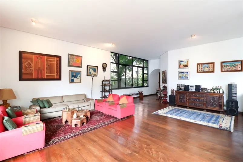 Casa com 4 quartos à venda em Alto de Pinheiros – SP
