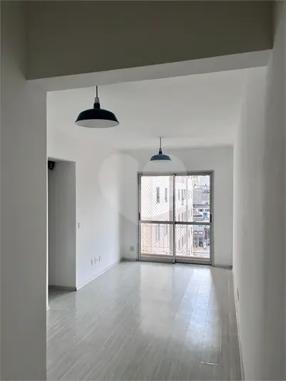 Apartamento com 3 quartos para alugar em Vila Constança – SP