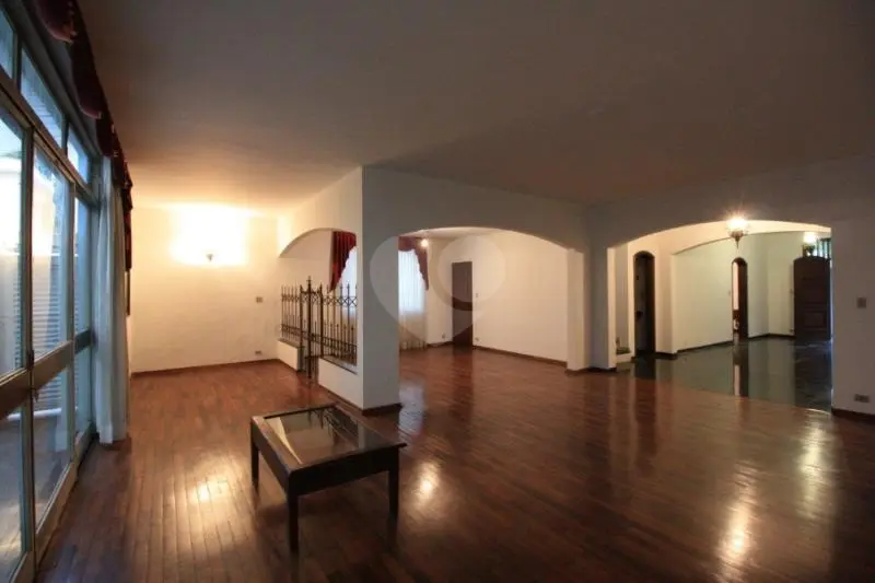 Casa com 4 quartos à venda em Alto de Pinheiros – SP