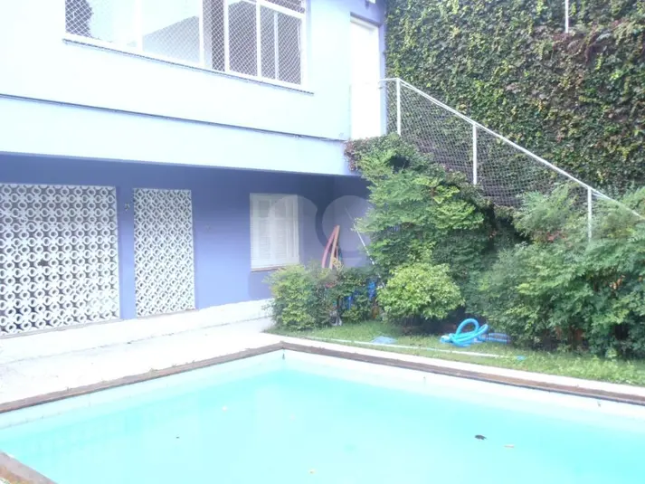 Casa térrea com 3 quartos à venda em Alto de Pinheiros – SP