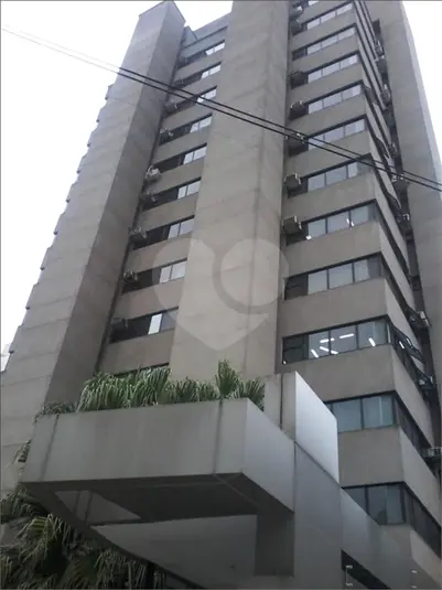 Salas à venda ou para alugar em Moema – SP