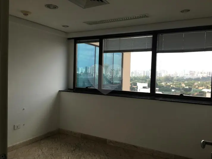 Salas para alugar em Moema – SP