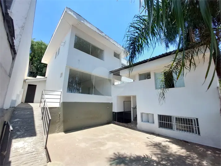 Casa com 1 quarto à venda ou para alugar em Real Parque – SP