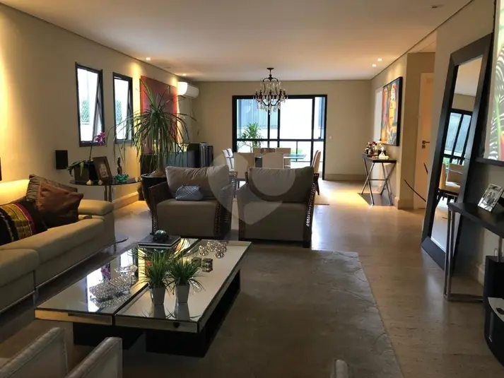 Apartamento com 3 quartos à venda em Moema – SP