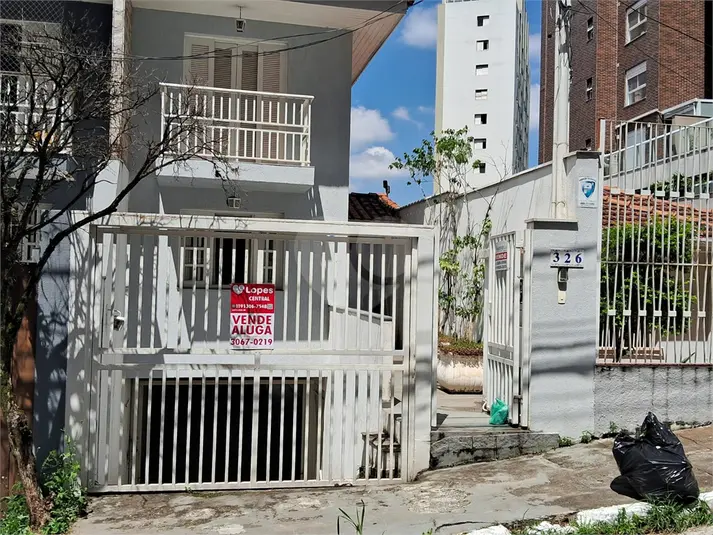 Sobrado com 3 quartos à venda ou para alugar em Alto de Pinheiros – SP