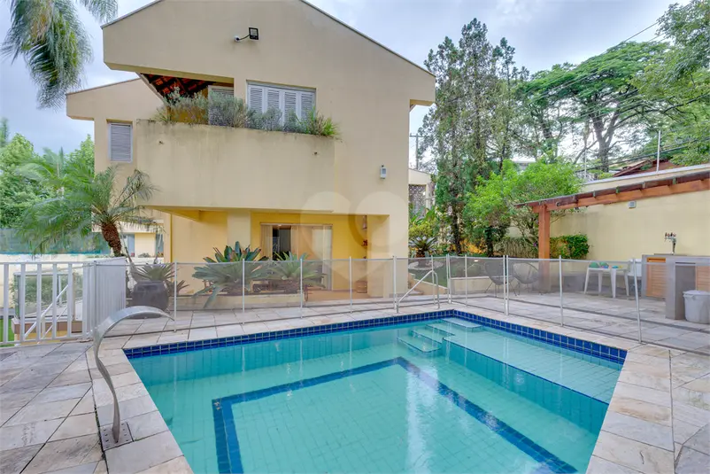 Casa térrea com 4 quartos à venda em Jardim Marajoara – SP