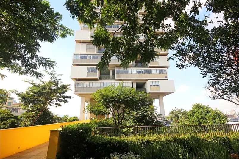 Apartamento com 3 quartos à venda em Alto de Pinheiros – SP