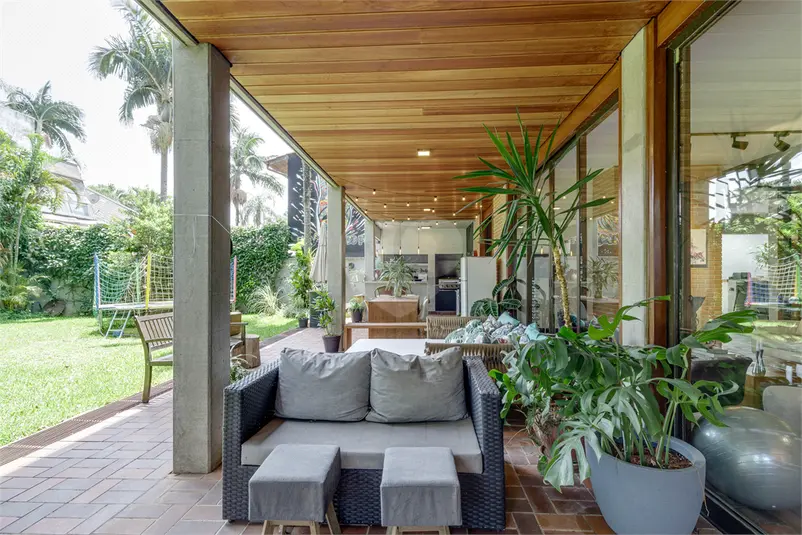 Sobrado com 4 quartos à venda em Chácara Flora – SP