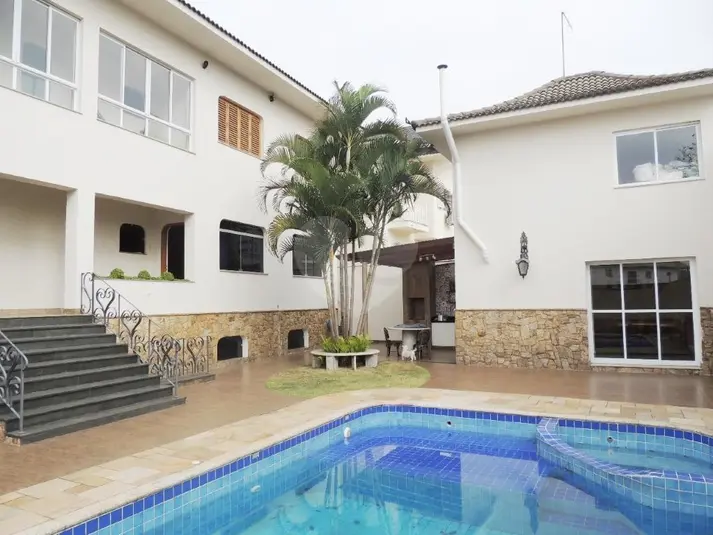 Sobrado com 5 quartos à venda em Jardim Avelino – SP
