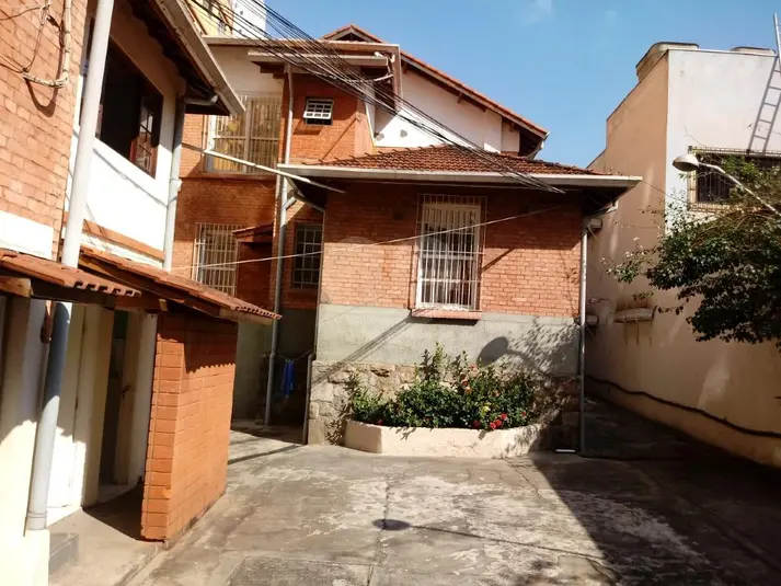 Sobrado à venda ou para alugar em Bela Vista – SP
