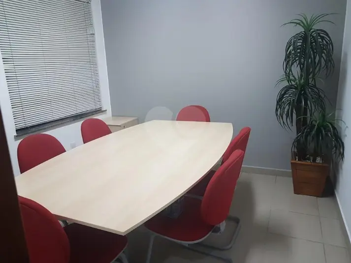 Salas à venda ou para alugar em Centro – SP