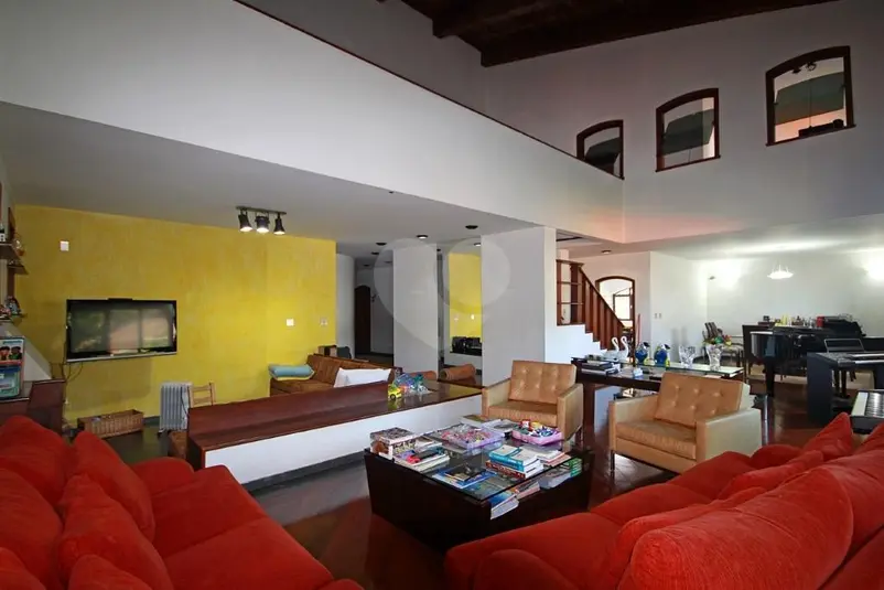 Casa com 4 quartos à venda em Alto de Pinheiros – SP