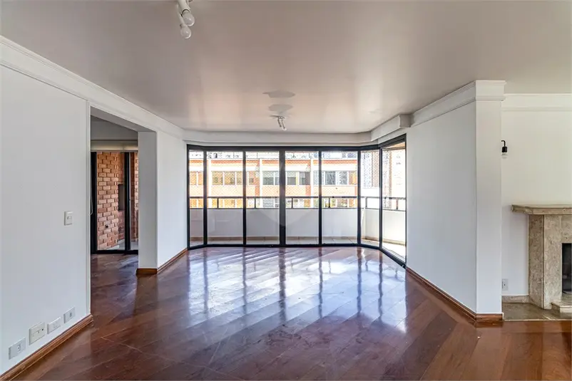 Apartamento com 3 quartos à venda em Itaim Bibi – SP