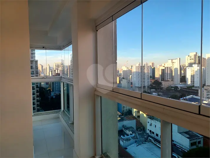 Apartamento com 3 quartos para alugar em Perdizes – SP