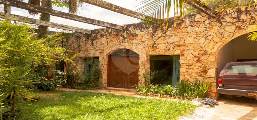 Casa térrea com 4 quartos à venda em Sumaré – SP