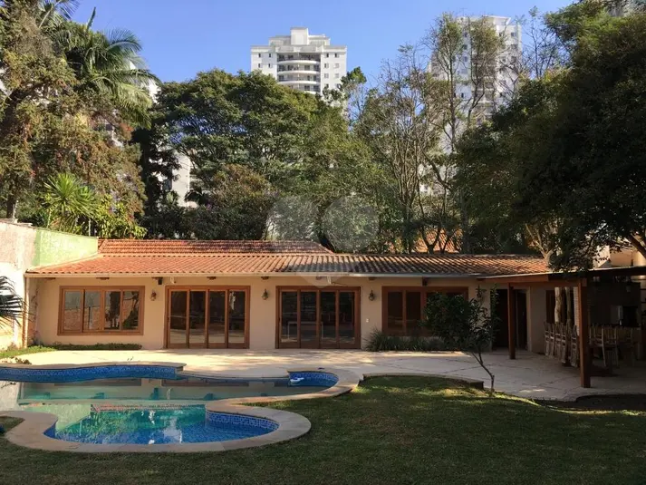 Sobrado com 4 quartos à venda ou para alugar em Alto da Boa Vista – SP
