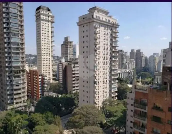 Triplex com 4 quartos à venda em Jardim Europa – SP