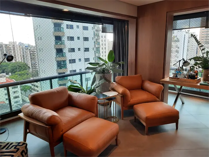 Apartamento com 4 quartos à venda em Moema – SP