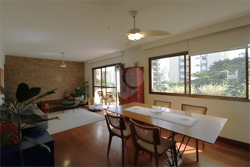 Apartamento com 3 quartos à venda em Moema – SP