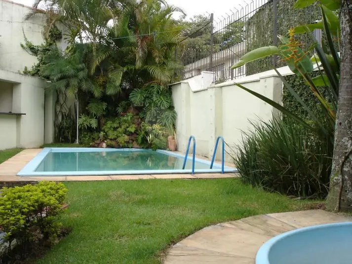 Sobrado com 5 quartos à venda em Pacaembú – SP