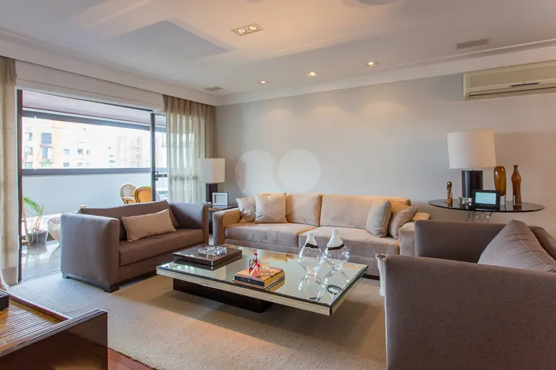Duplex com 3 quartos à venda em Moema – SP