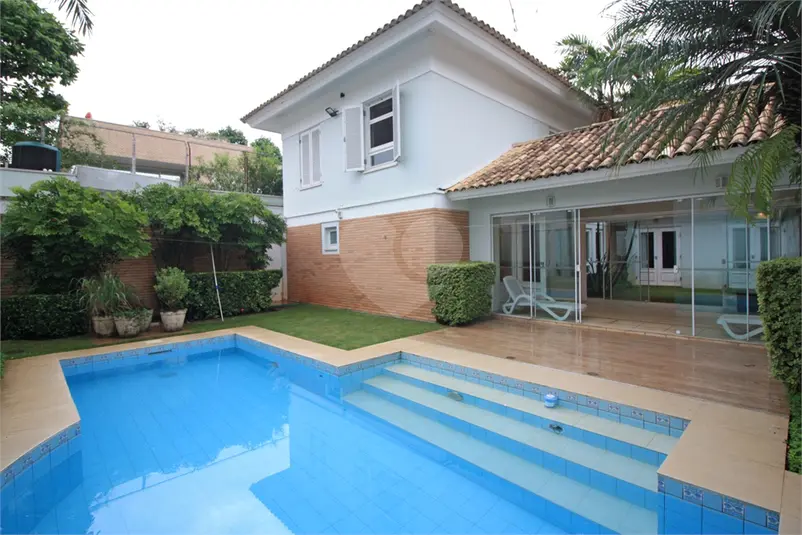 Casa com 4 quartos à venda em Alto de Pinheiros – SP