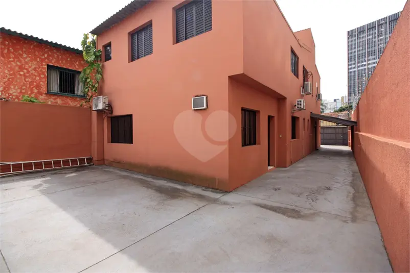 Sobrado com 8 quartos à venda em Jardim Paulistano – SP