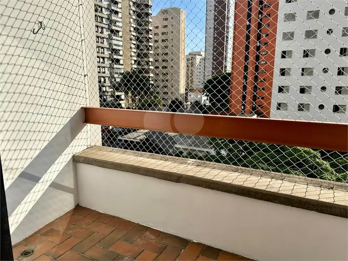 Apartamento com 1 quarto à venda ou para alugar em Moema – SP