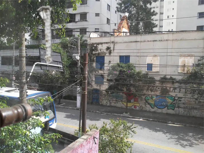 Prédio inteiro à venda em Santana – SP