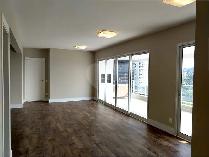 Apartamento com 3 quartos à venda ou para alugar em Lapa – SP
