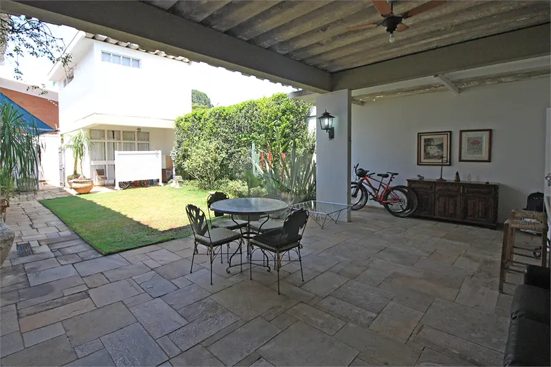 Casa com 4 quartos à venda em Alto de Pinheiros – SP