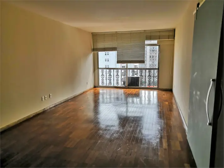 Apartamento com 3 quartos para alugar em Jardim Paulista – SP