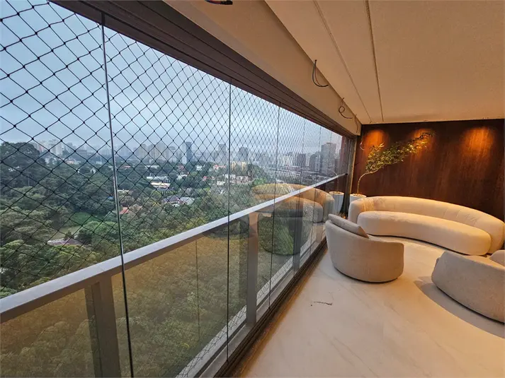 Apartamento com 3 quartos à venda em Panamby – SP