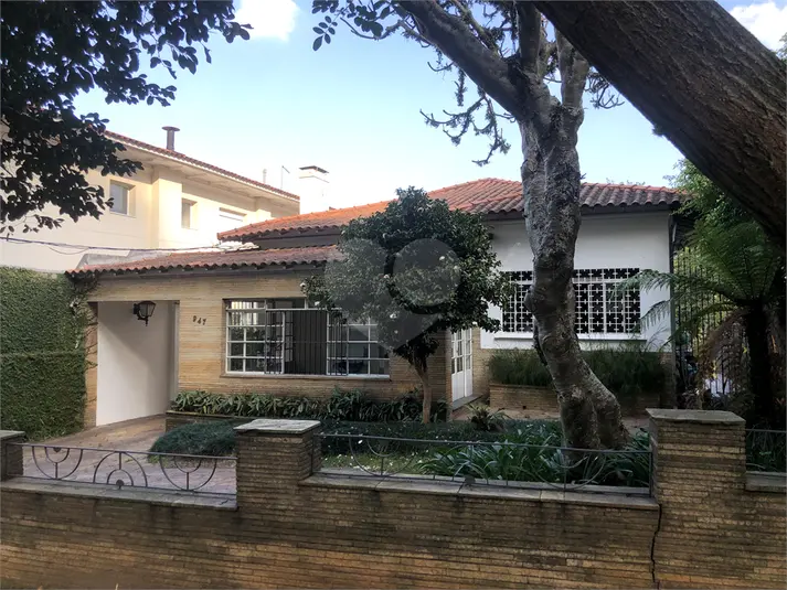 Casa térrea com 5 quartos à venda em Pacaembú – SP