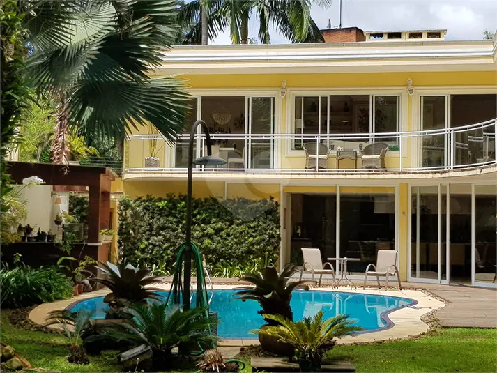 Casa com 5 quartos à venda ou para alugar em Jardim Marajoara – SP