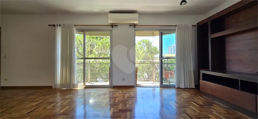 Apartamento com 3 quartos para alugar em Alto da Lapa – SP