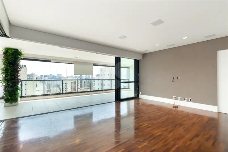 Apartamento com 3 quartos à venda em Moema – SP