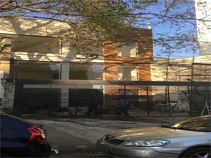Prédio inteiro à venda ou para alugar em Pinheiros – SP