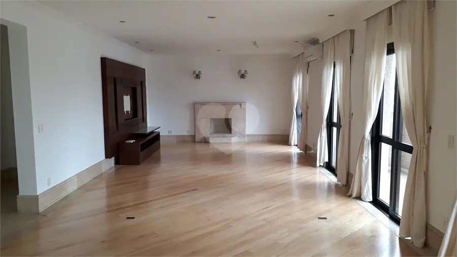 Apartamento com 4 quartos à venda ou para alugar em Moema – SP
