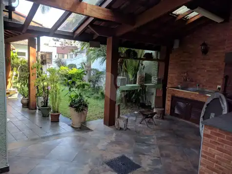 Sobrado com 5 quartos para alugar em Saúde – SP