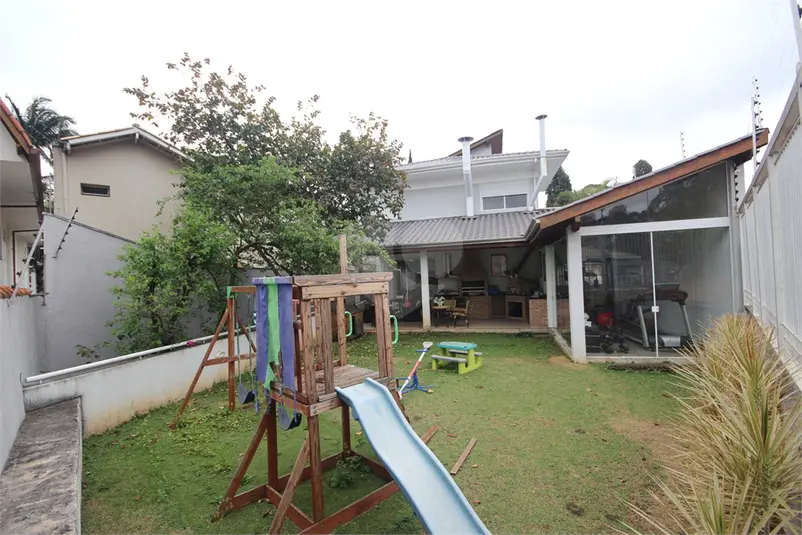 Sobrado com 4 quartos à venda em Pacaembú – SP