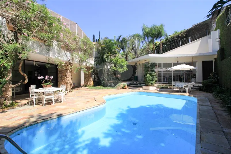 Casa com 4 quartos à venda em Alto de Pinheiros – SP