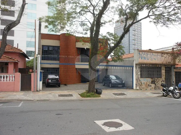 Prédio inteiro à venda em Pinheiros – SP