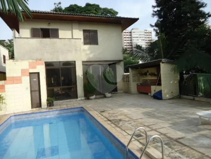 Sobrado com 4 quartos à venda em Pacaembú – SP