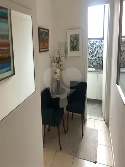 Salas com 1 quarto à venda ou para alugar em Liberdade – SP
